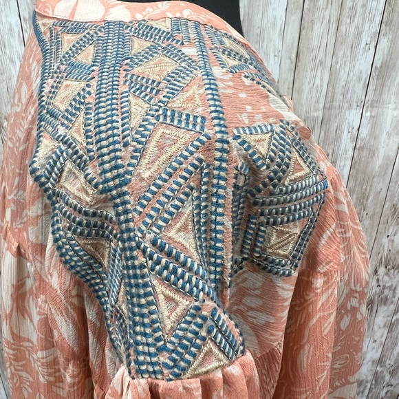 Blue B Coral Button-Up - Picture 4 of 6